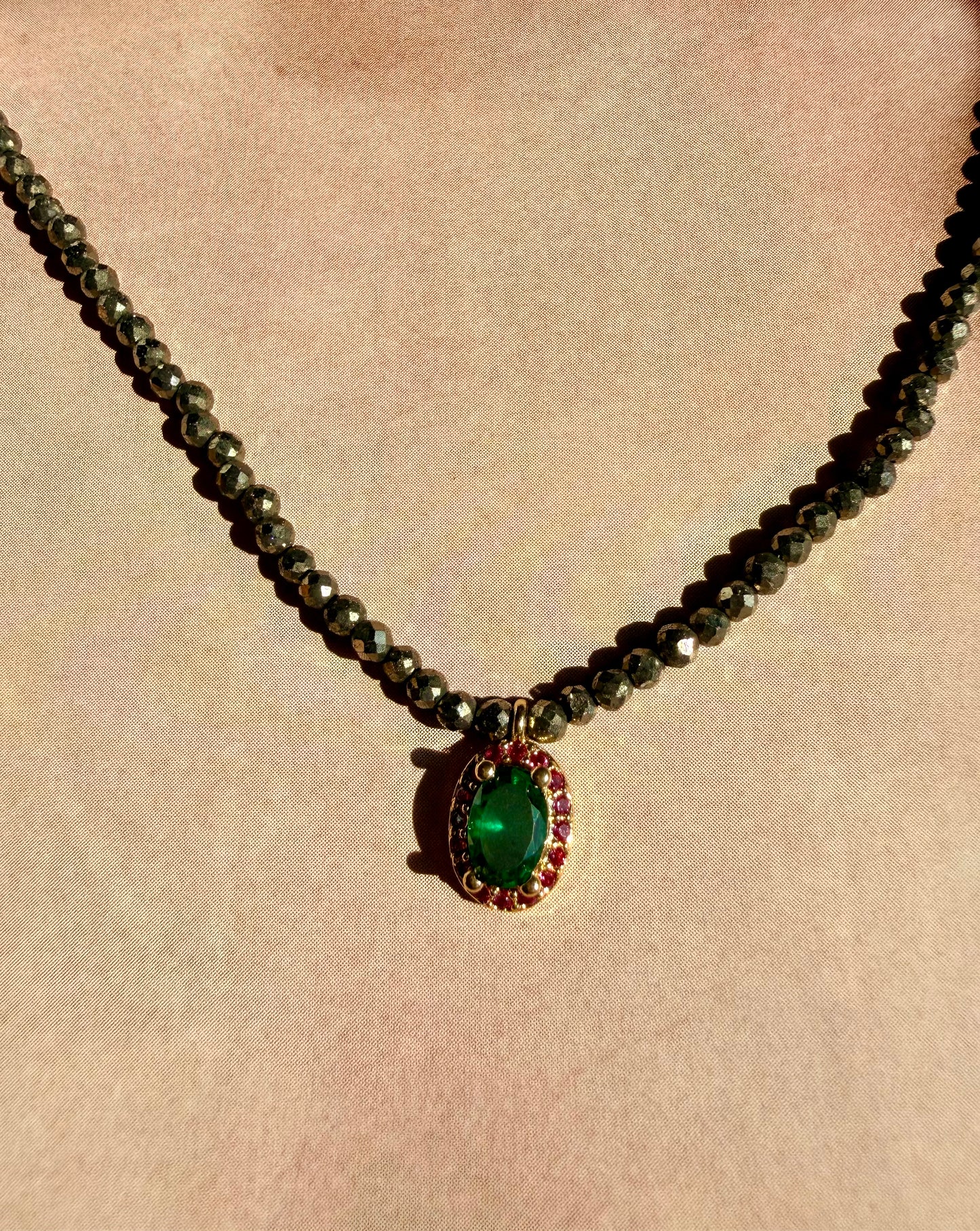 Collier THEA